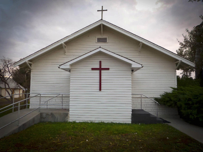 Oregon_Trail-Baptist_Church_Front
