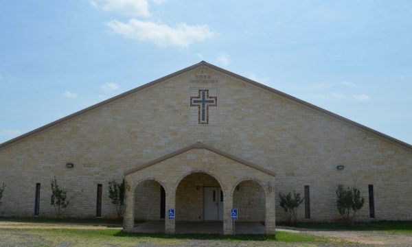 bible-baptist-church-llano-texas-outside